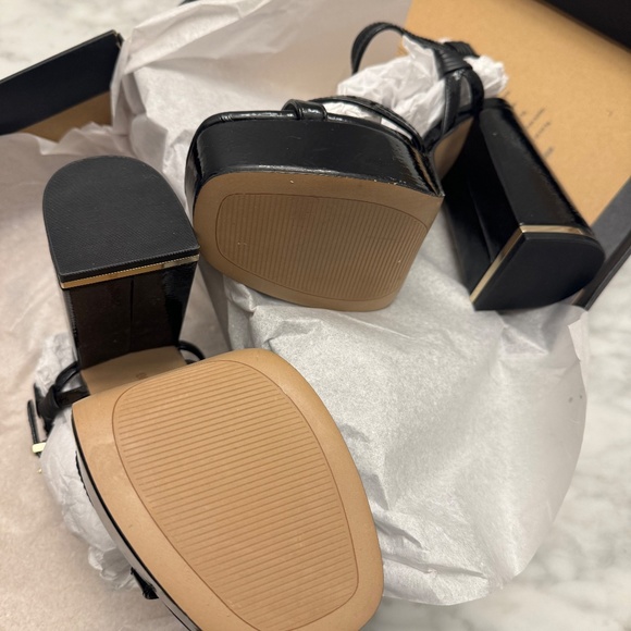 Brand New Kenneth Cole Women's Dolly Strappy Platform Block Heel Sandals - Size - Picture 4 of 5